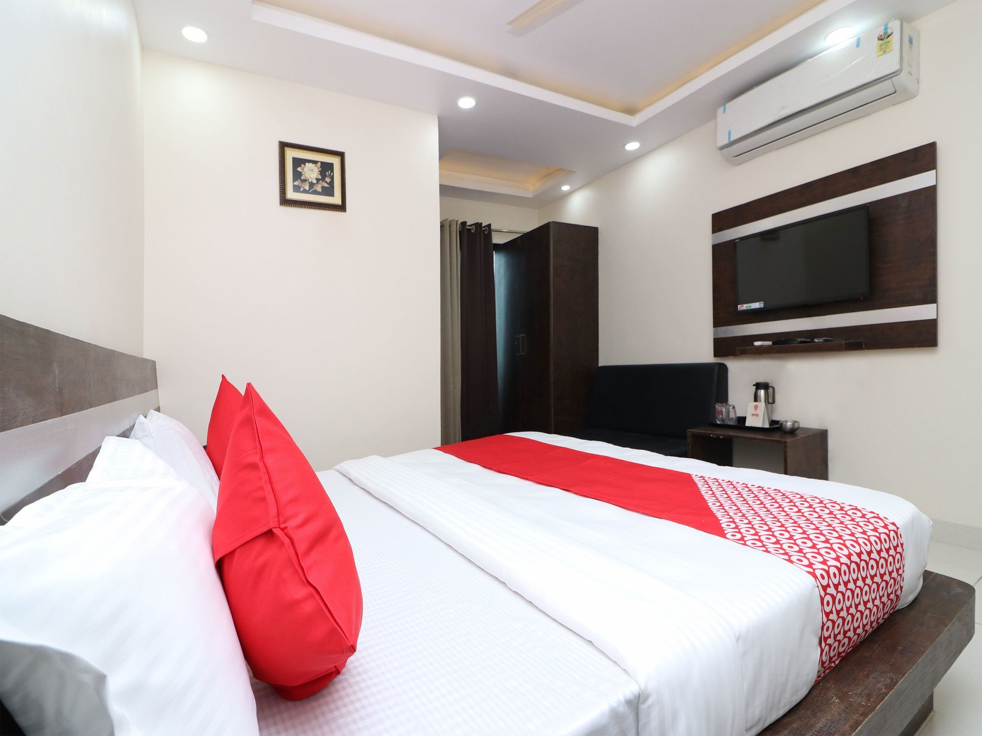 Oyo 15671 Hotel Jalsa Dlx Bhopal Bagian luar foto